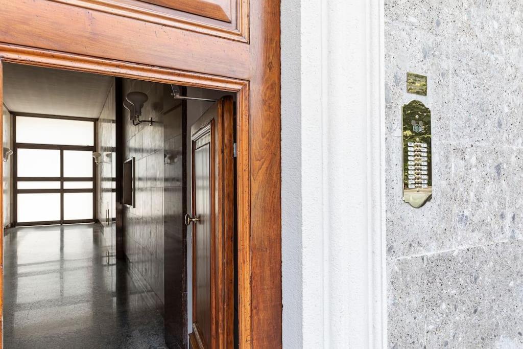 {Porta Venezia-Milano Centrale} Luxury Apartment Exterior photo